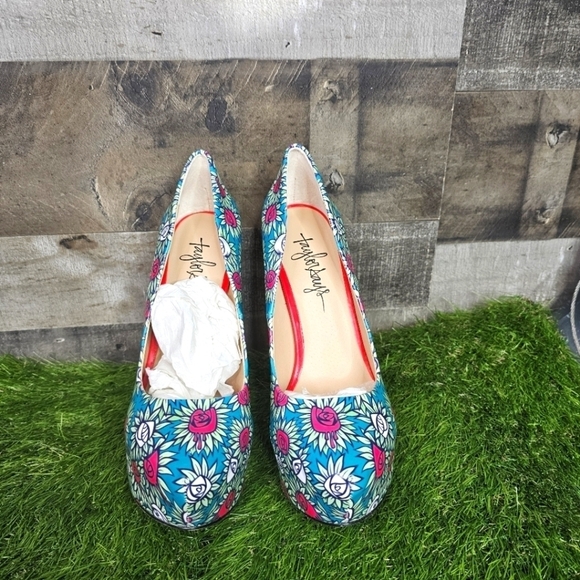 TAYLOR SAYS Wonderland Patent Leather Platforms | 9.5 - Picture 8 of 12